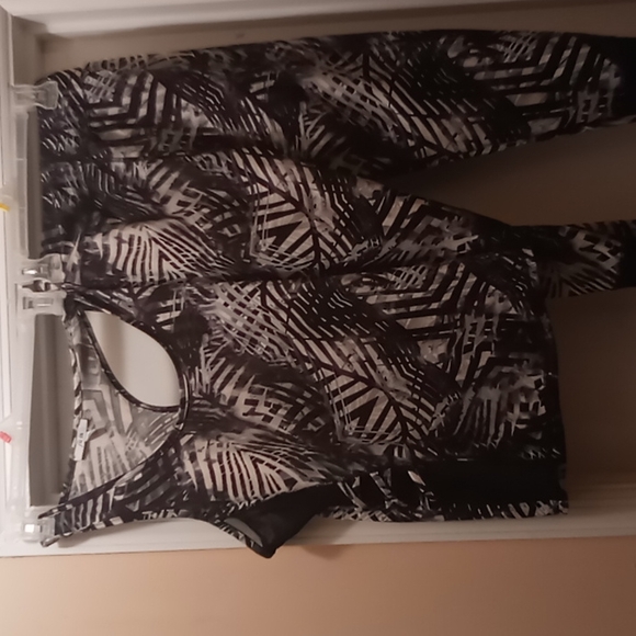 Womens 2 piece work out - Picture 1 of 2